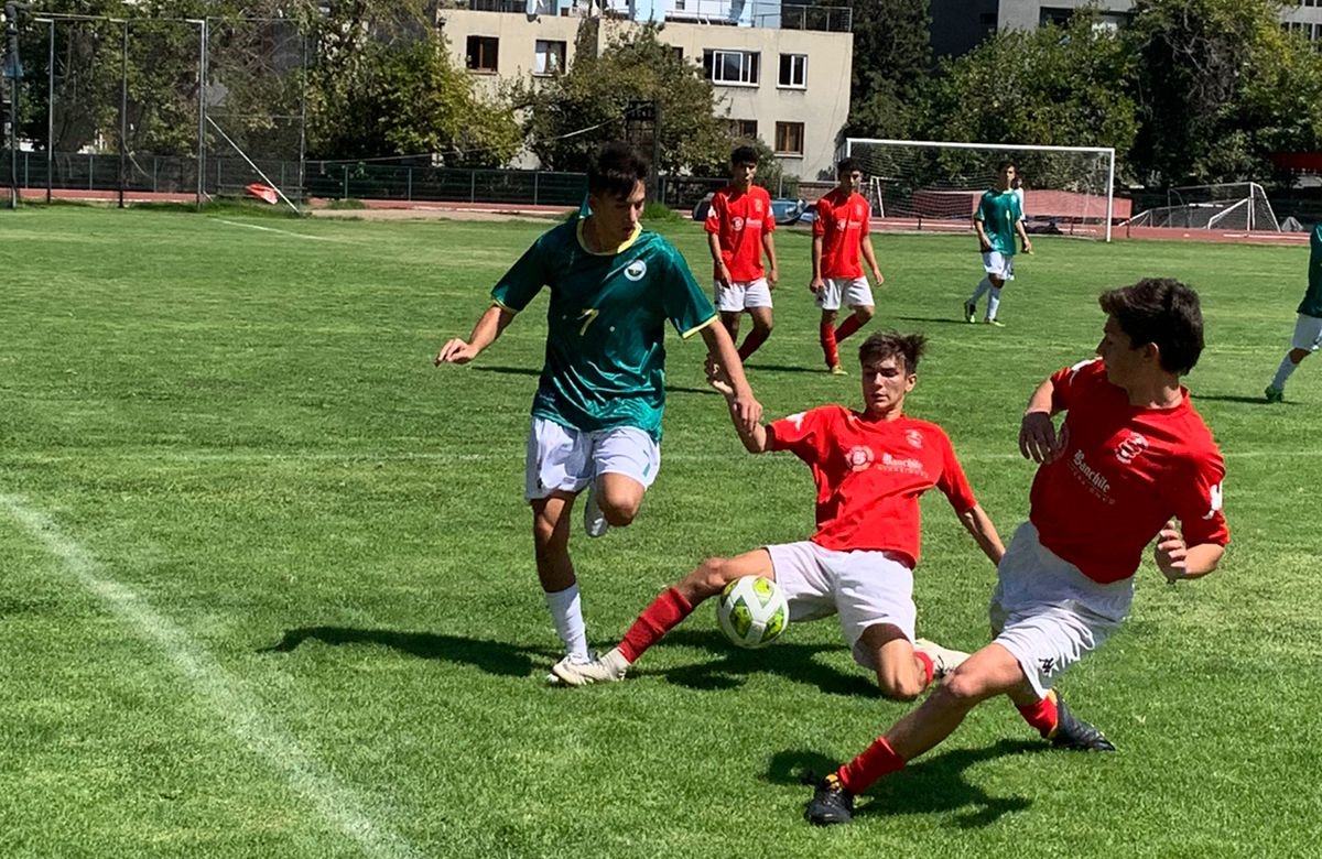 Verbo Divino gana el superclásico y busca revancha en el fútbol Soprole UC
