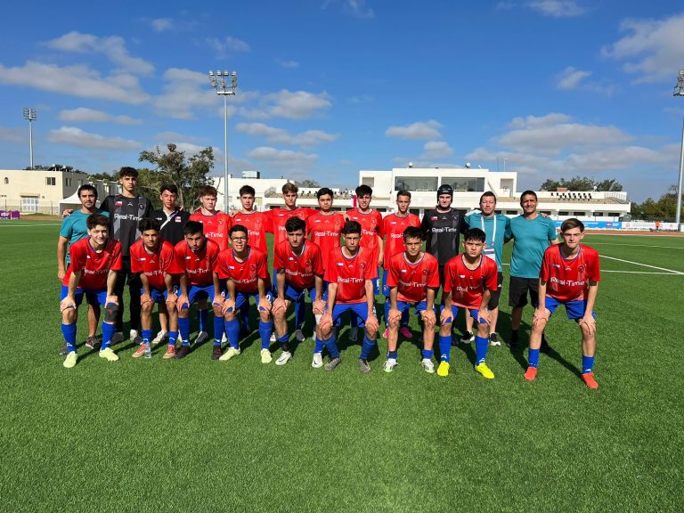Verbo Divino gana y Cumbres golea en el Mundial Escolar