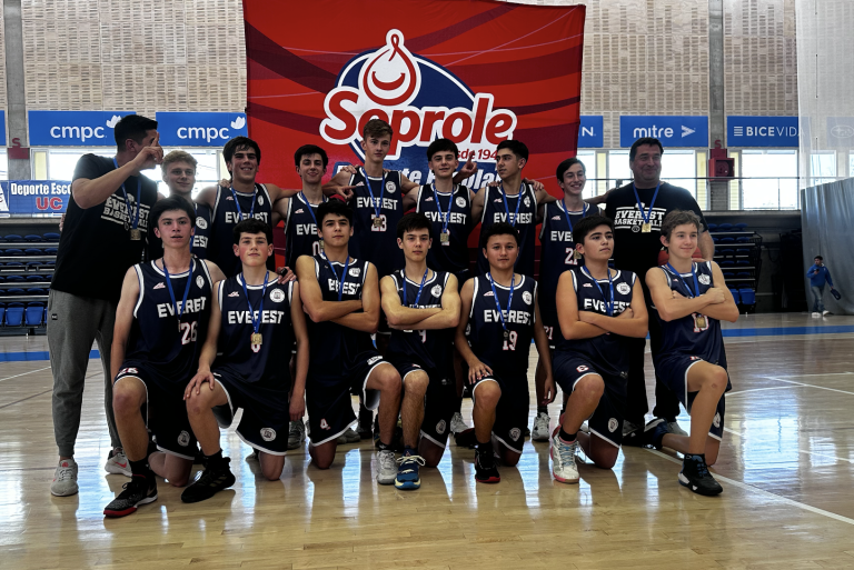 ¡Everest Campeón de Intermedia en el Básquetbol Soprole UC!