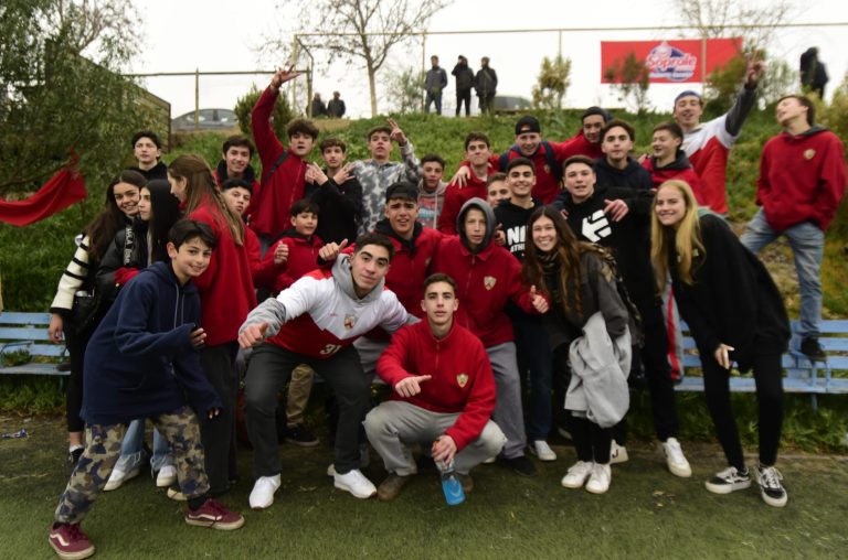 Lado B: ¡Sigue a Deporte Escolar Soprole!
