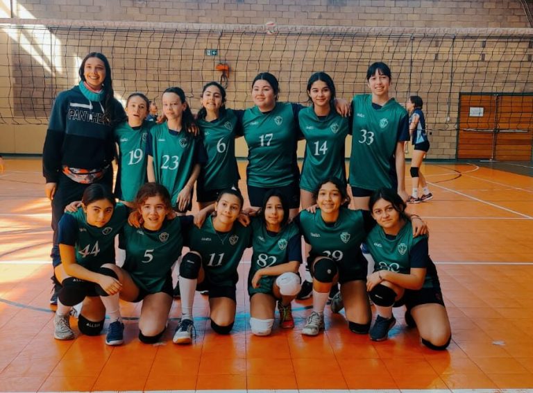 Una victoria por lado entre SC Apoquindo y Trewhela’s en el Honor Damas del Vóleibol Soprole UC