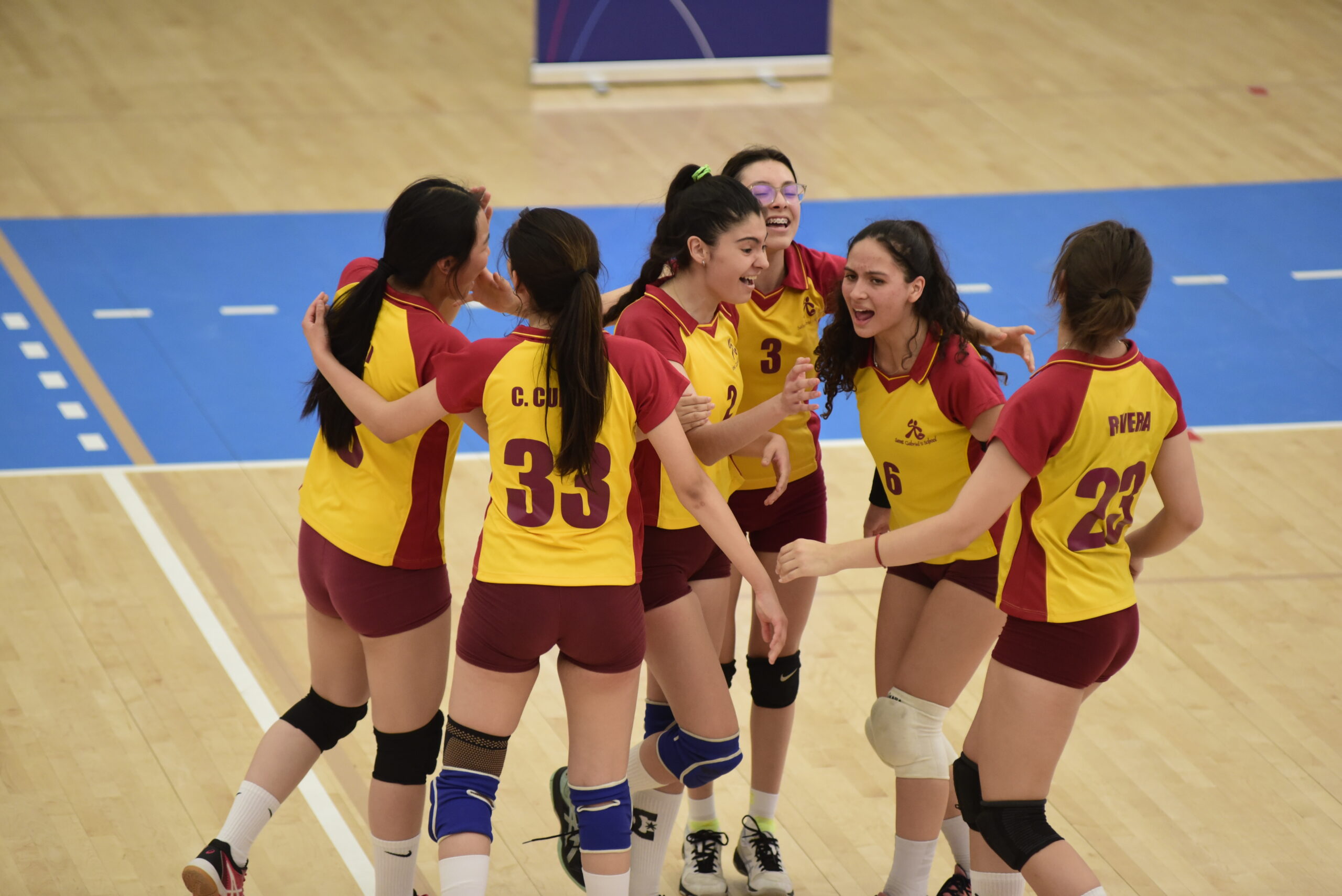 Solo falta un equipo para las semifinales del Honor Damas Vóleibol Soprole UC