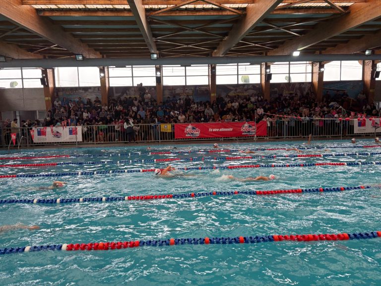 Santiago tiene nuevo campeón en la fecha clasificatoria de la Natación Soprole