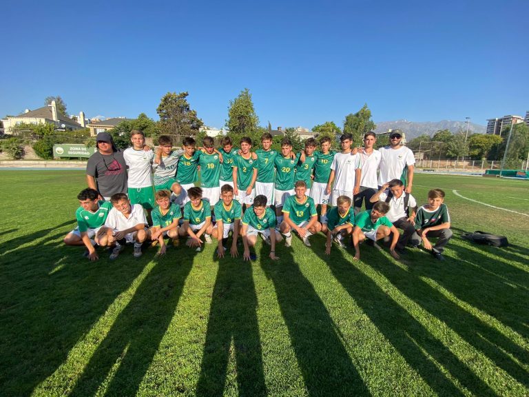 Triunfo agónico de Verbo Divino en el superclásico y es finalista del Fútbol Soprole UC