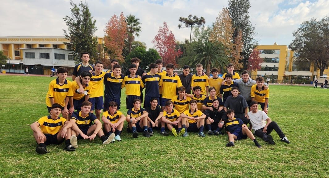 Doble goleada deja al Colegio Puerto Varas como un candidato en el Fútbol Soprole UC