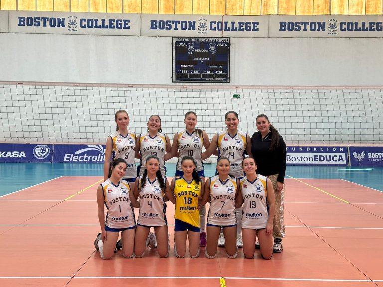 Boston Alto Macul se instala en semis del vóley Soprole UC y será rival de SS.CC Manquehue