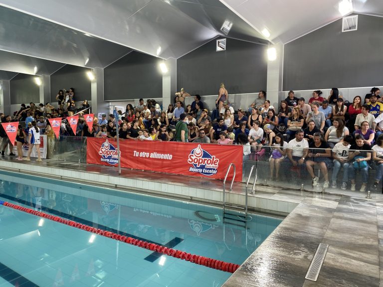 Natación Soprole: más de 450 nadadores y ocho récords en la final