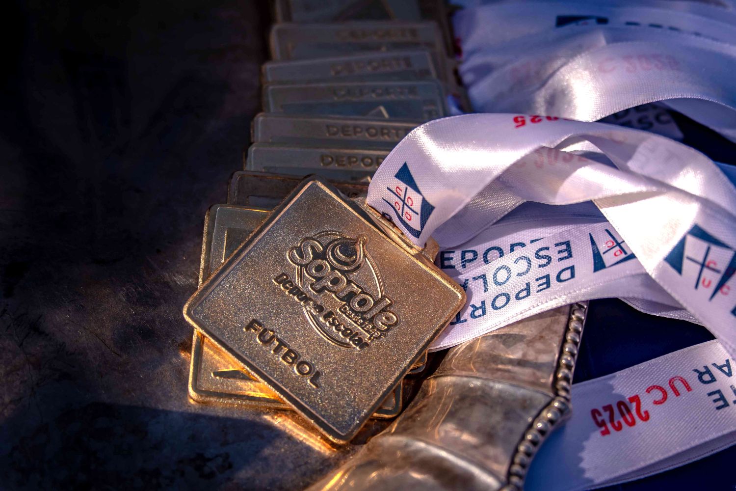 Oro, Plata y Bronce: Los colegios medallistas del Fútbol Soprole UC en el segundo semestre