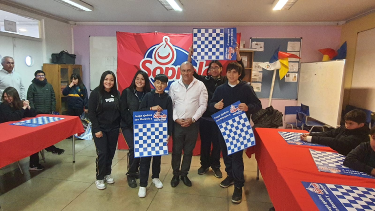 ¡Se movieron las piezas! 11 nuevos clasificados en las Simultáneas de Ajedrez Soprole