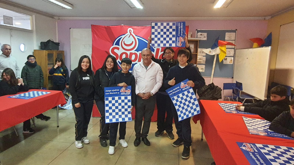 ¡Se movieron las piezas! 11 nuevos clasificados en las Simultáneas de Ajedrez Soprole